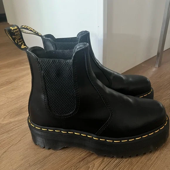 Dr. Martens 2796 Quad Chelsea Boots - Picture 1 of 3